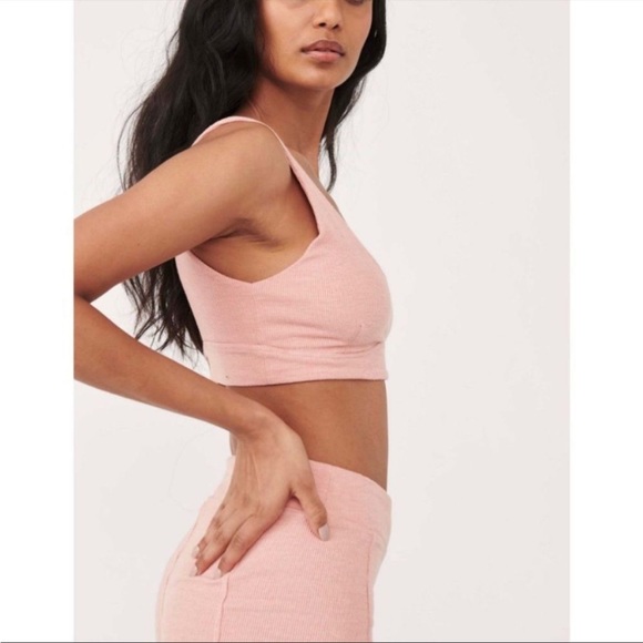NWT (S) Revolve FREE PEOPLE
Issa Lifestyle Bralette Strawberry Pink - Picture 5 of 13